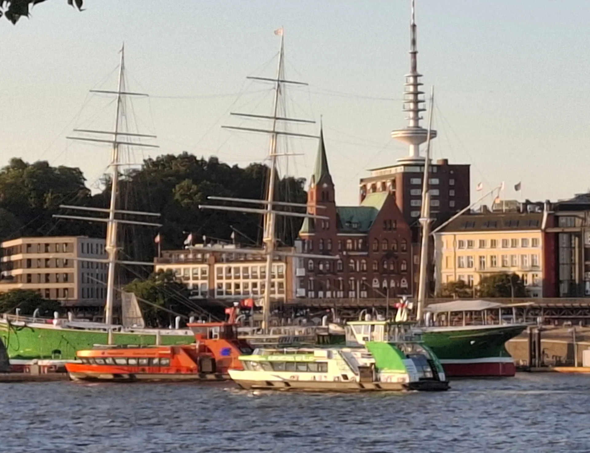 Schiffe im Hamburger Hafen
