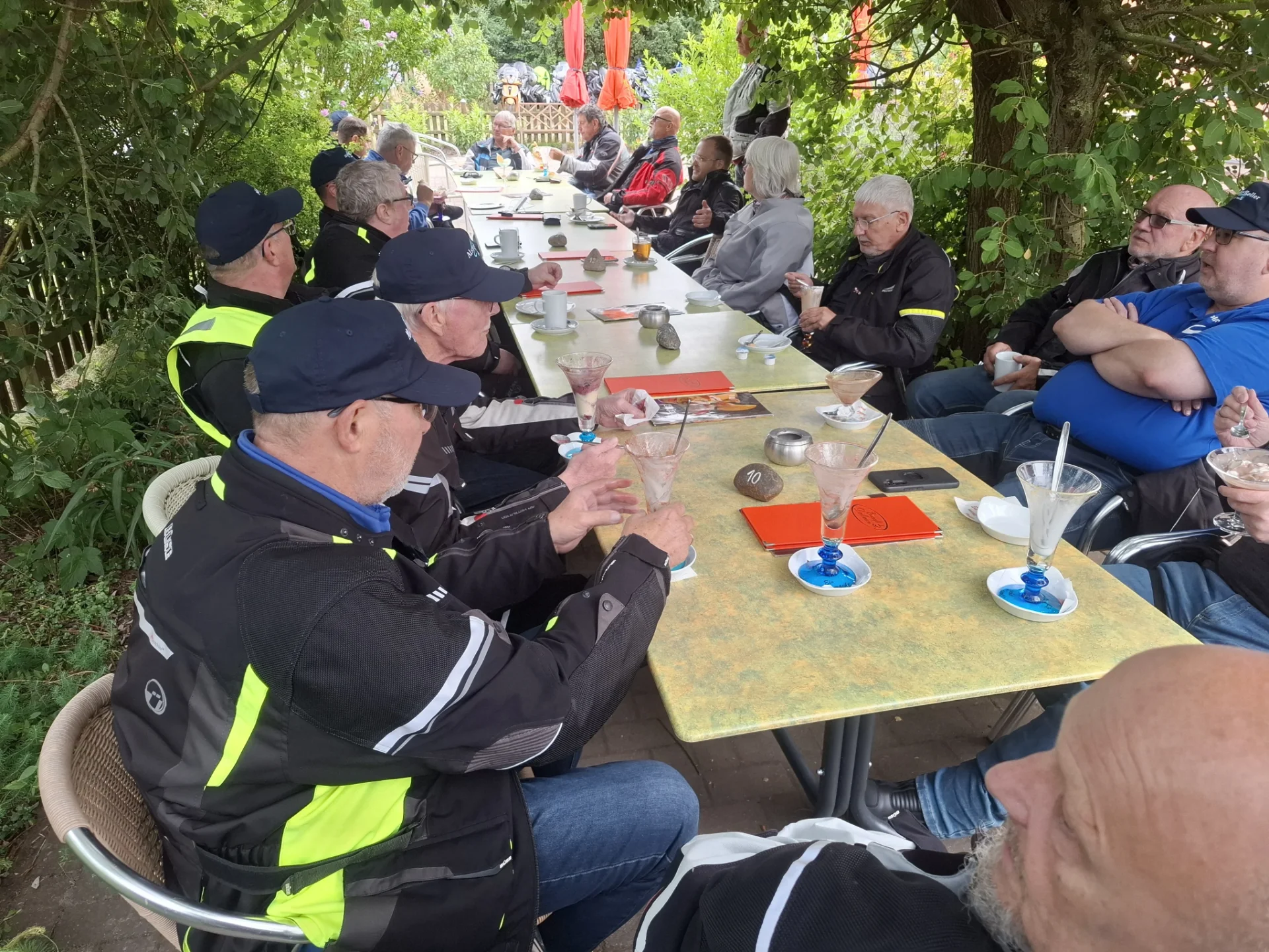 Gemeinsame Eispause im Eiscafé Dallmin