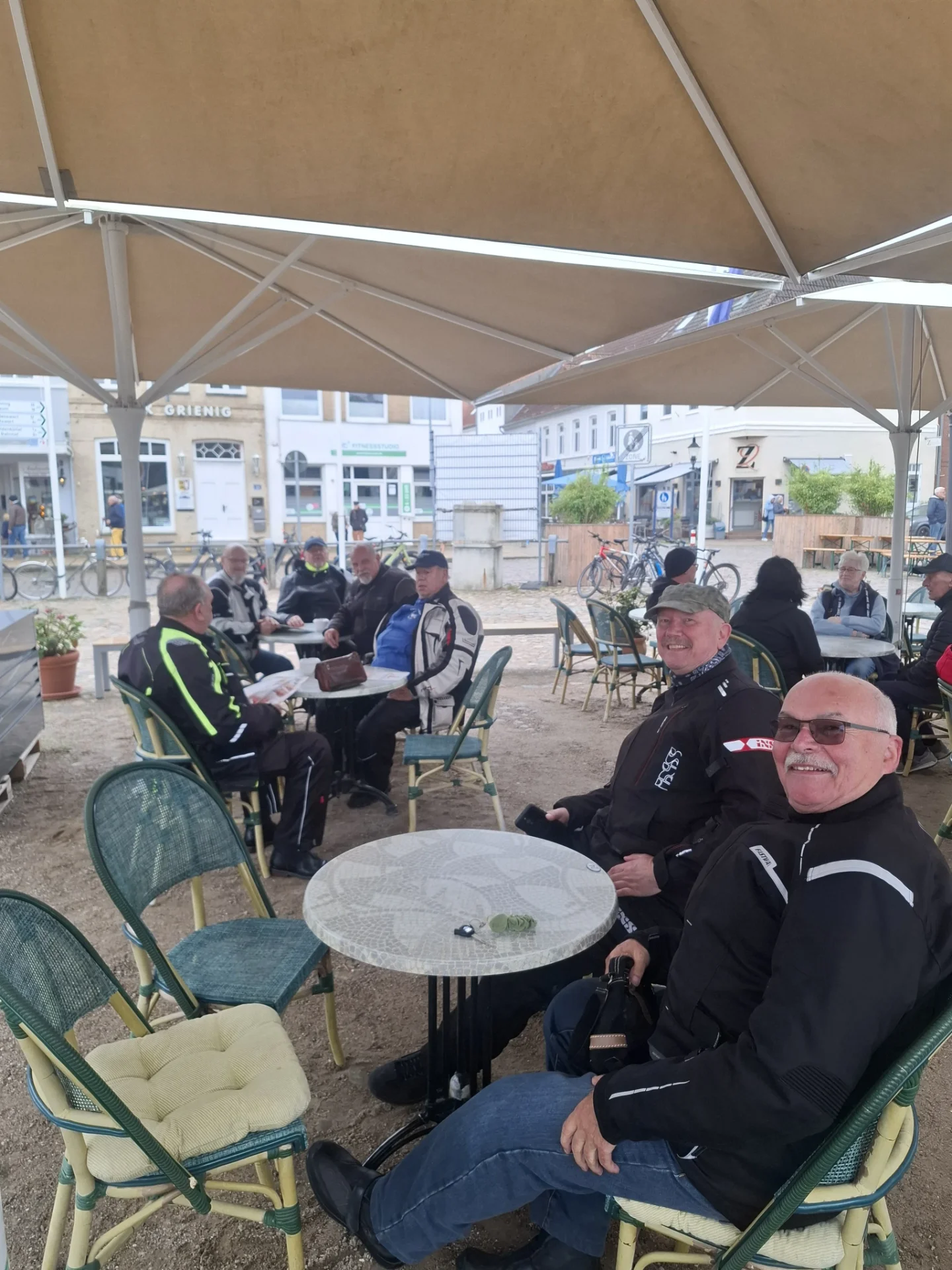 Gute Laune in der Eisdiele in Friedrichstadt
