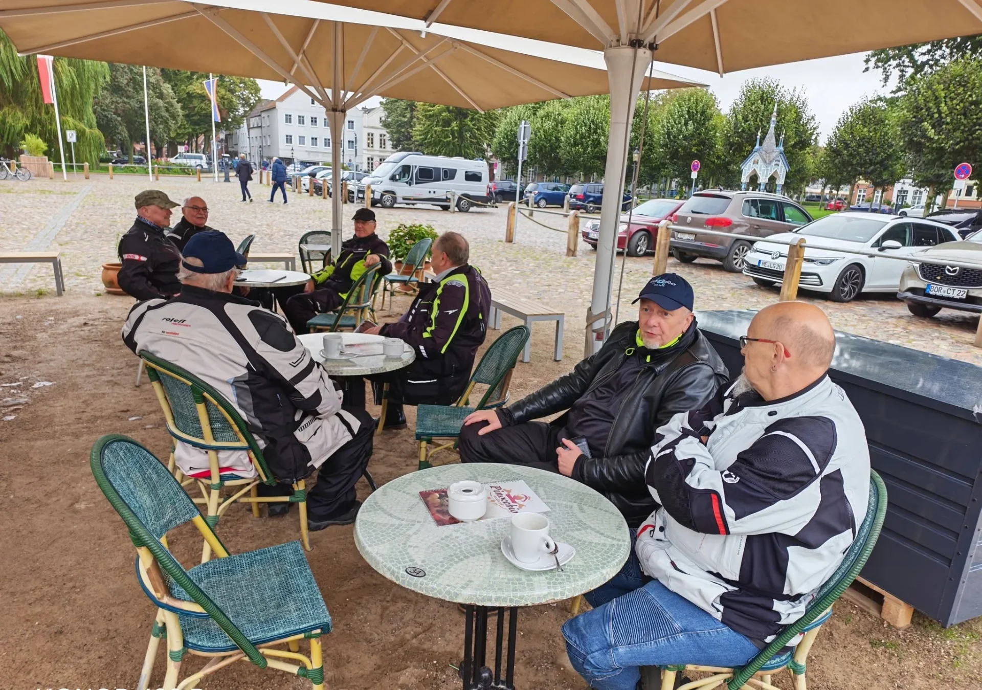 Pause auf dem Marktplatz in Friedrichstadt